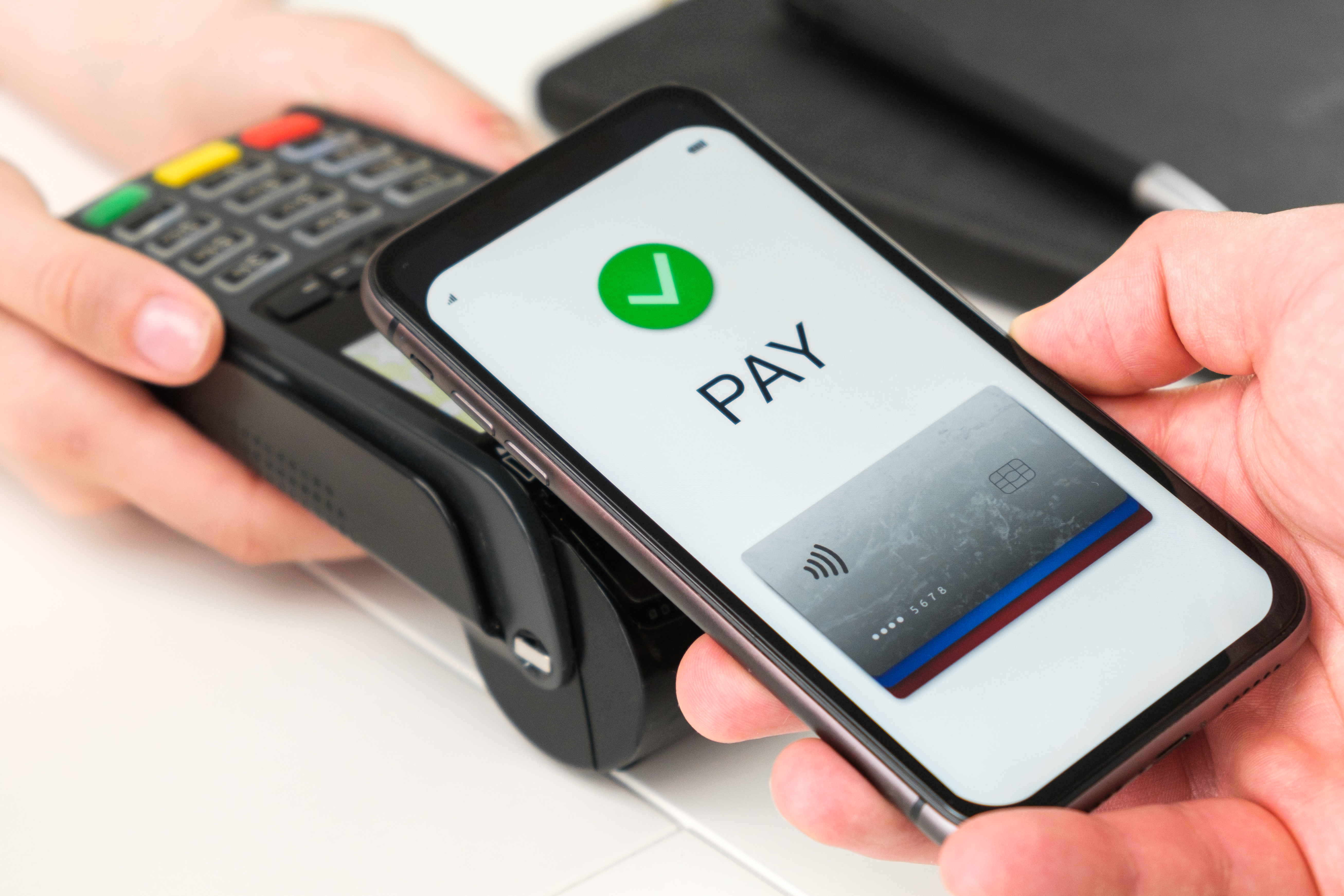 Contactless payment using smartphone by POS payment terminal